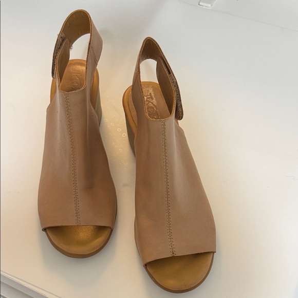 Kork-Ease Tan Open-Toe Mules - Picture 3 of 8